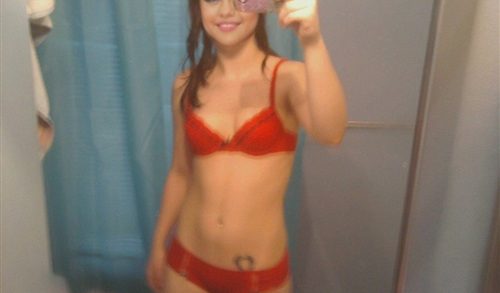 Desnudo de Selena Gomez – Fotos Prohibidas-famosas-follando-tetas-vagina-panocha-descuidos-destapes-fotos-filtradas-snapchat-wassap-facebook (2)