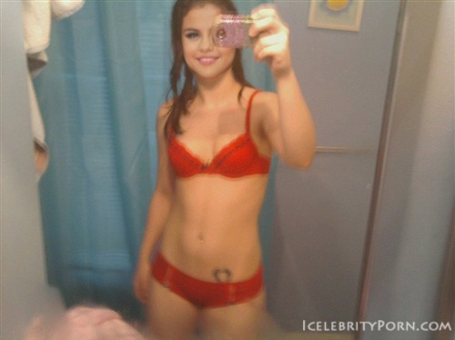 Desnudo de Selena Gomez - Fotos Prohibidas-famosas-follando-tetas-vagina-panocha-descuidos-destapes-fotos-filtradas-snapchat-wassap-facebook (2)